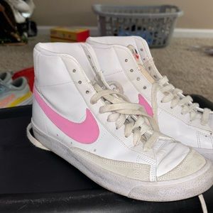Nike Blazer ‘77 mids Size 9.5